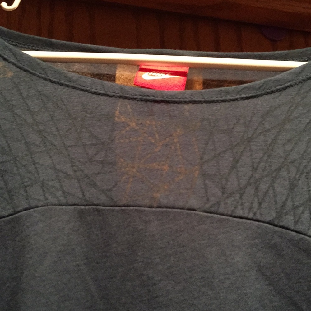 Nike Top - Picture 5 of 7